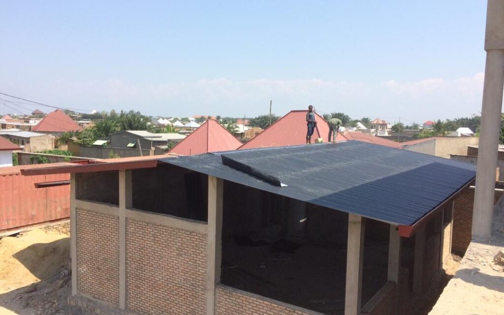 Bouw Embrace Center gaat voorspoedig